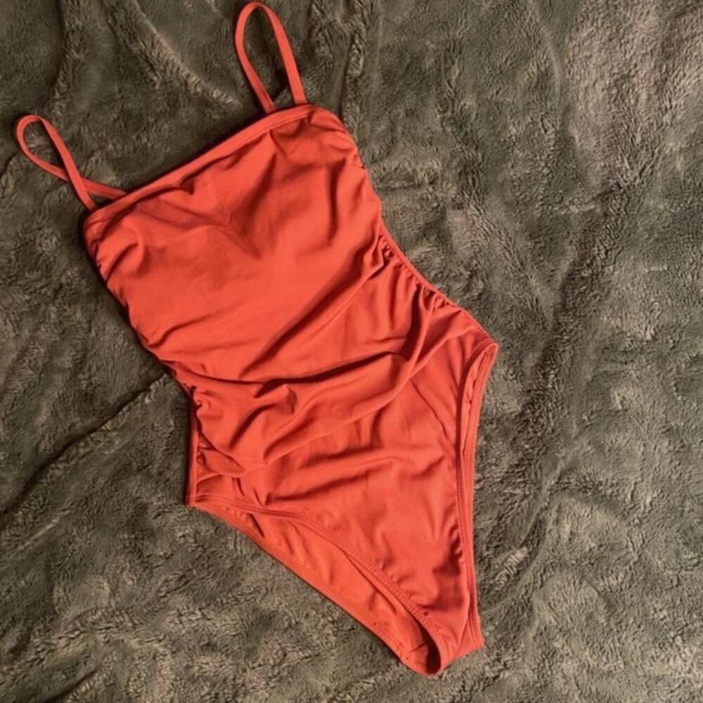 Shade & Shore 1 piece